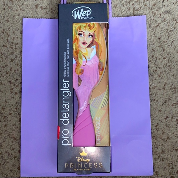 Disney Other - New in box Disney Aurora wet brush pro detangler absolutely beautiful nib